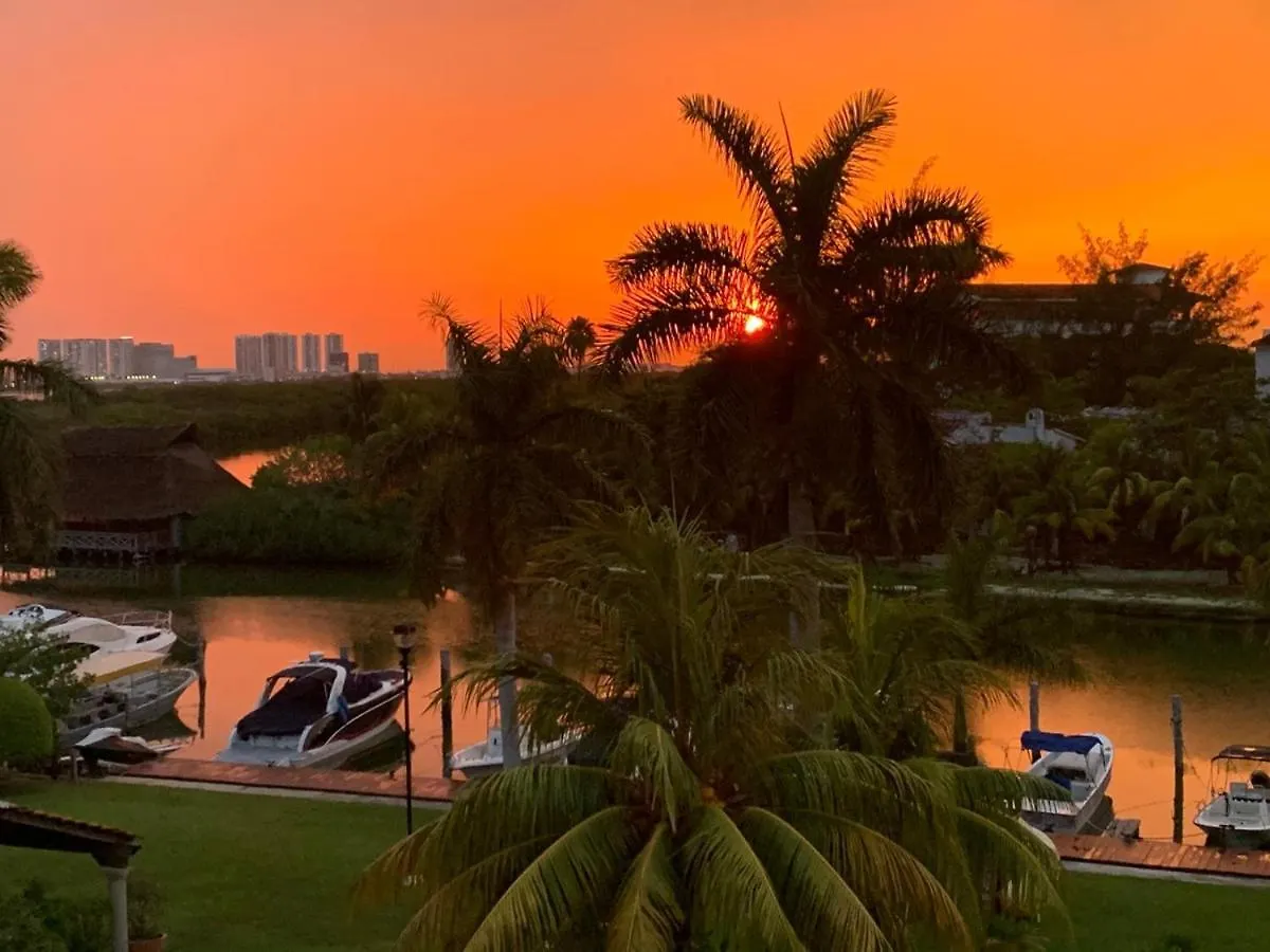 Luxury Holiday Apartment By The Lagoon Cancún Mexiko