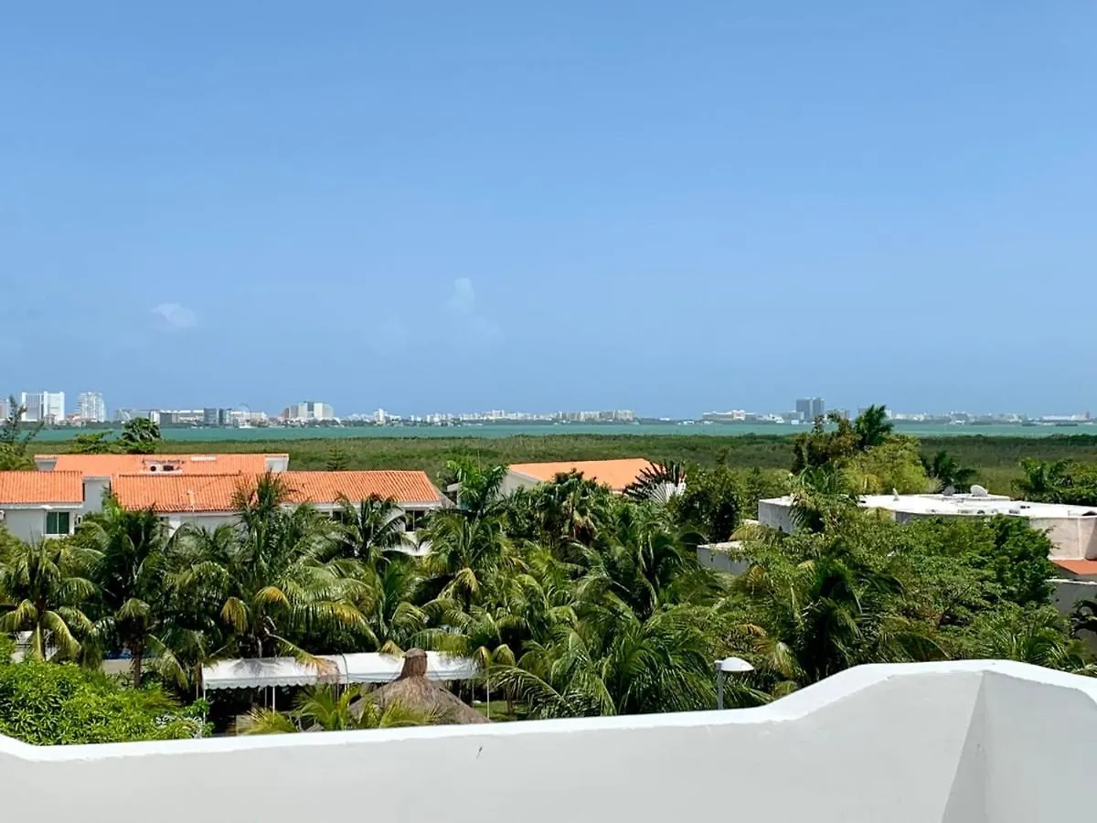 Luxury Holiday Apartment By The Lagoon Cancún
