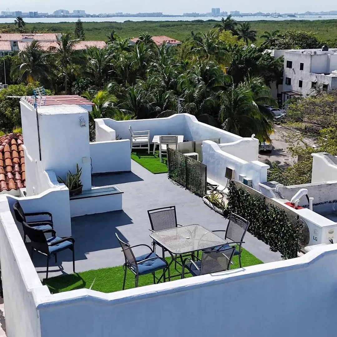 Luxury Holiday Apartment By The Lagoon Cancún