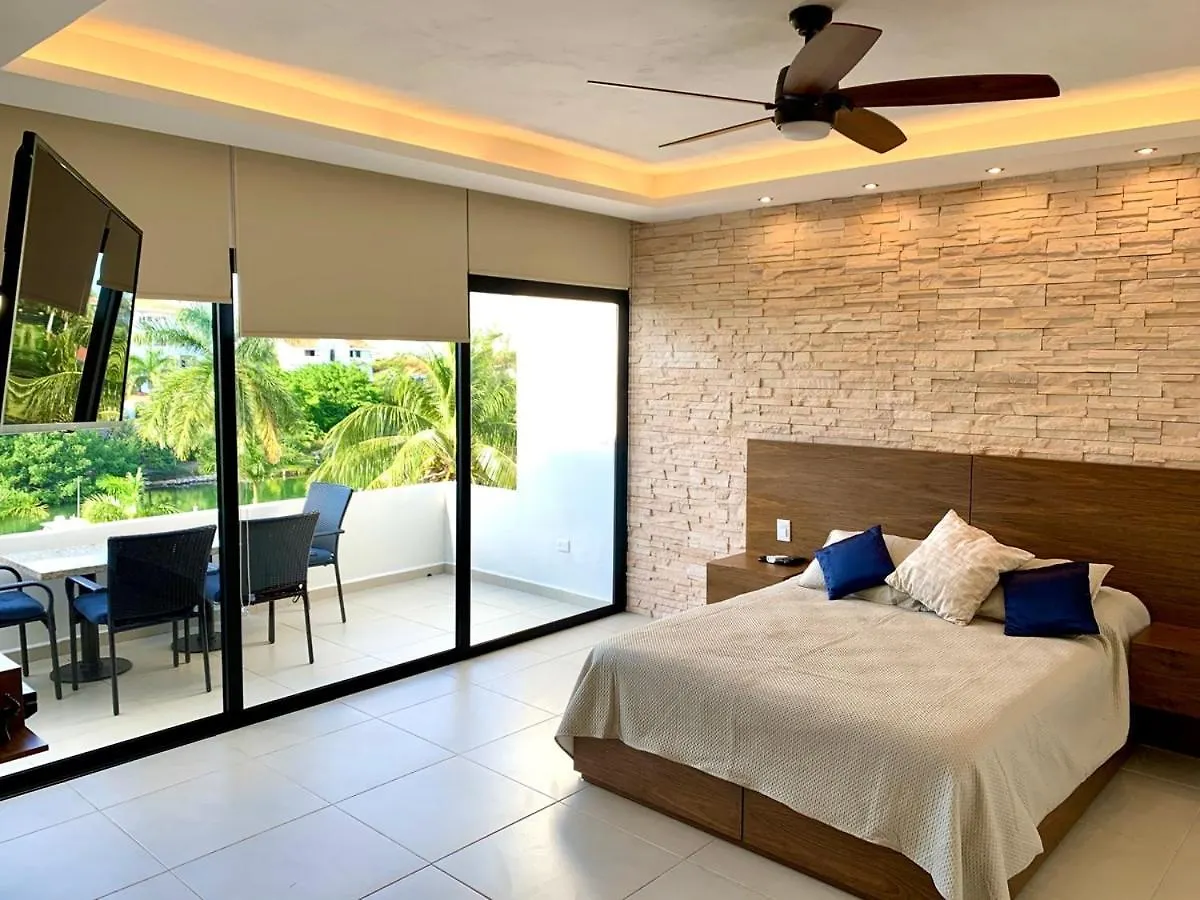 Luxury Holiday Apartment By The Lagoon Cancún
