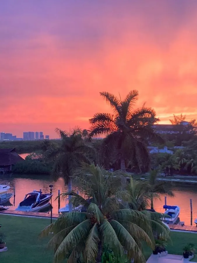 Luxury Holiday Apartment By The Lagoon Cancún Mexiko