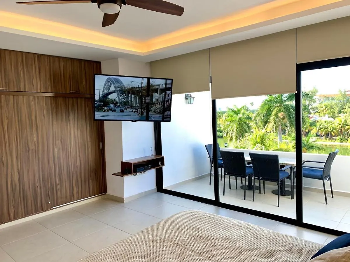 Luxury Holiday Apartment By The Lagoon Cancún
