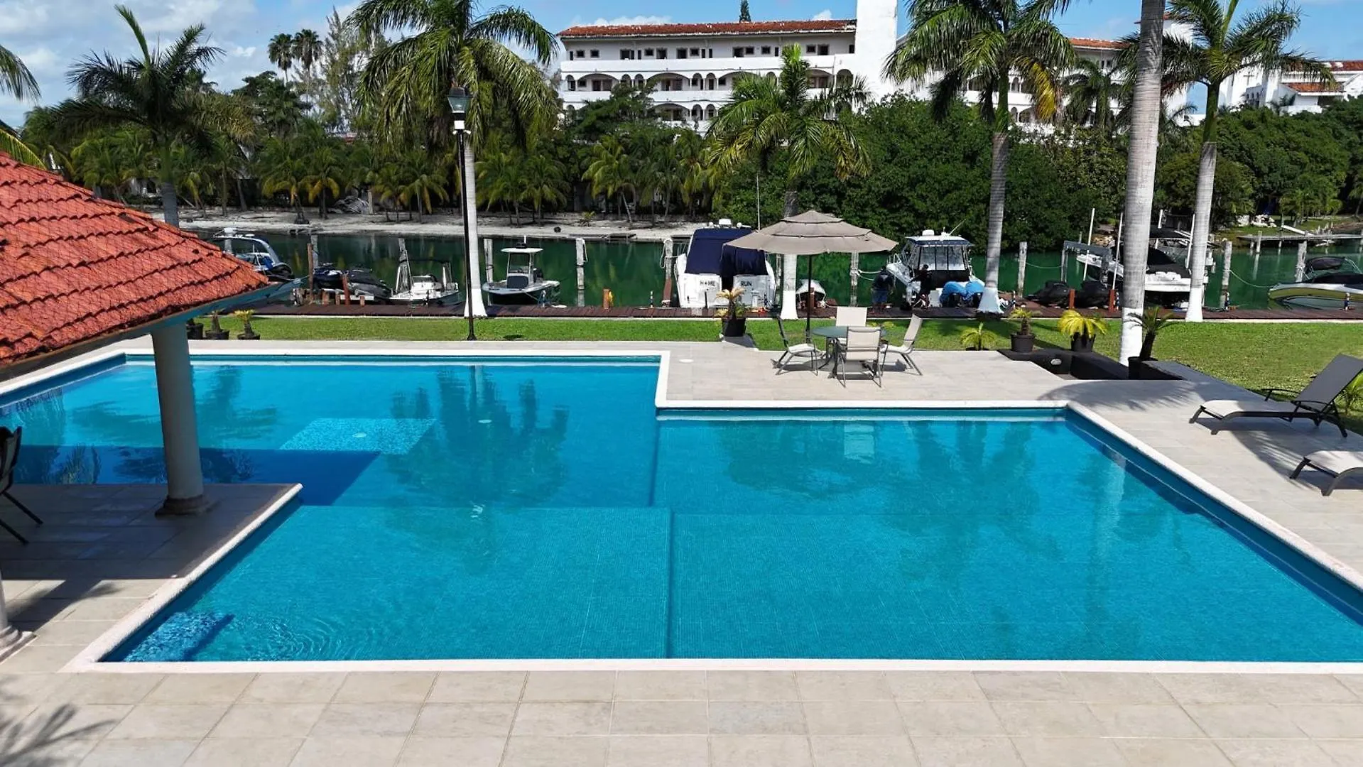 Luxury Holiday Apartment By The Lagoon Cancún Mexiko